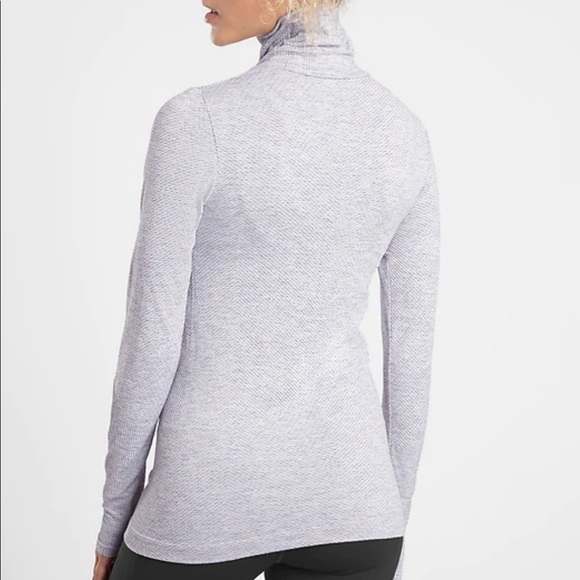 🆕 Athleta Flurry Blizzard Shine Turtleneck - Picture 3 of 5